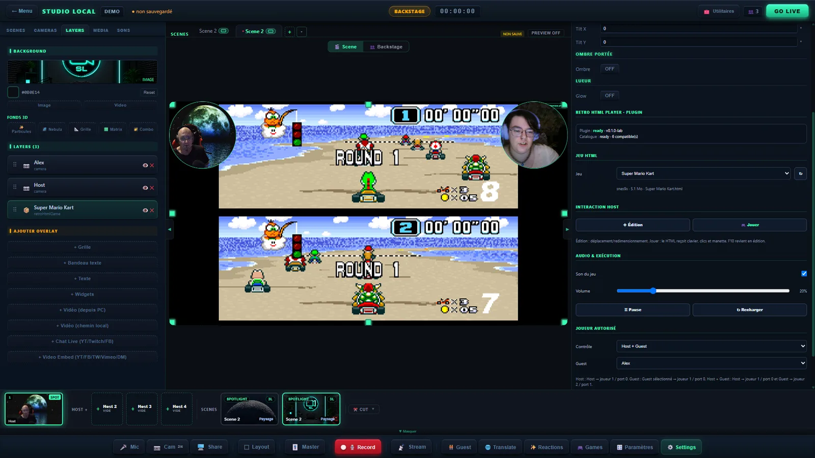 Regie pendant une partie a deux : ecran splitte joueur 1 et joueur 2 en scene, et le panneau Retro HTML Player avec Controle sur Host + Guest et l’invite Alex selectionne